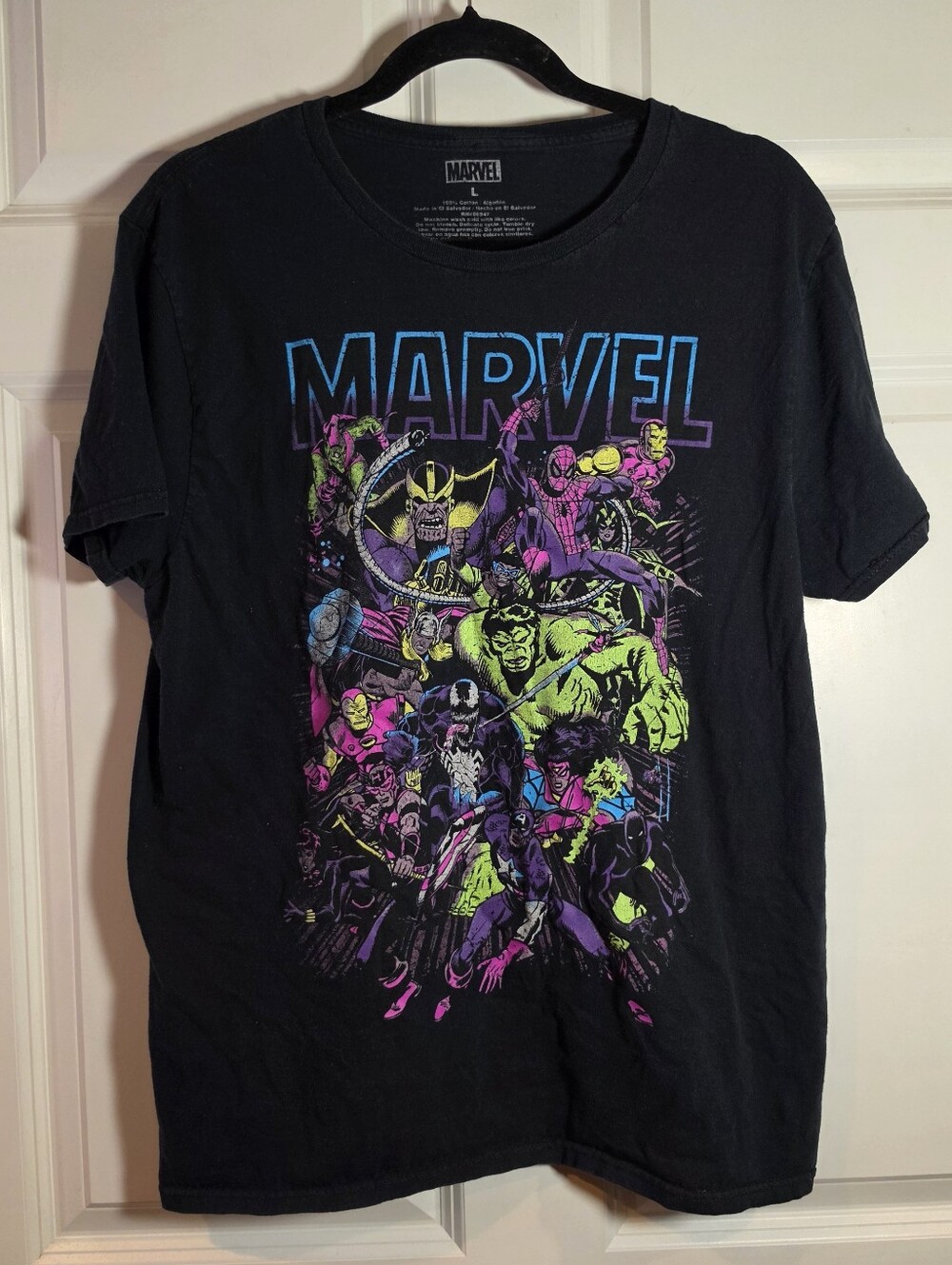 Marvel Men's Black Graphic Tee - Superhero Ensemble L Minor Wash Wear